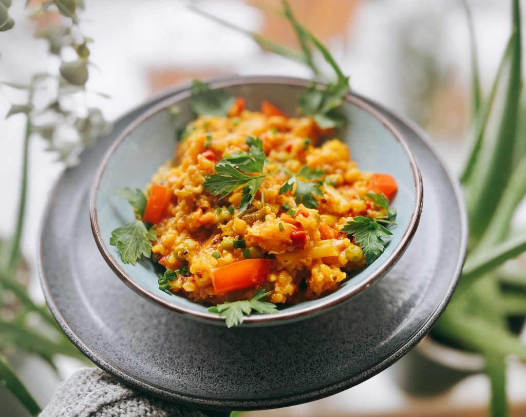Fejedelmi zöldséges csirkés tagine